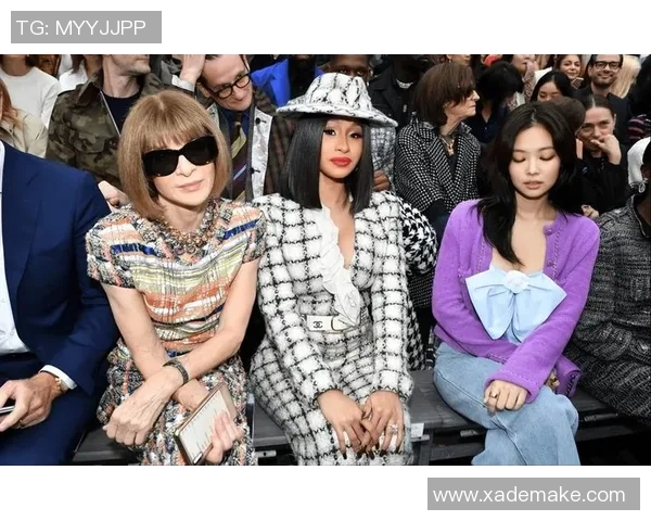 足球明星与超模的精彩对决视频展现魅力与运动激情的完美结合